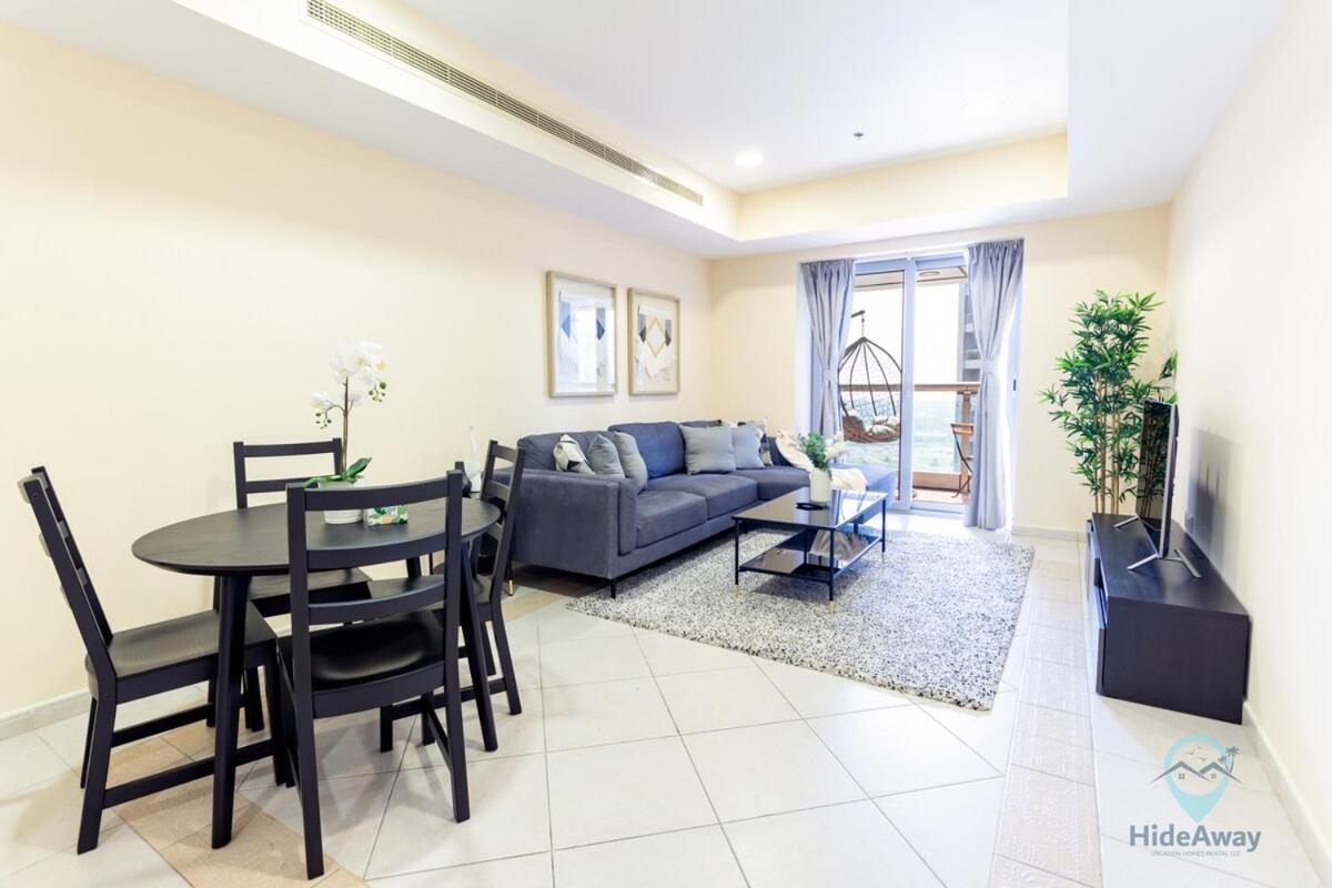 1br Cool Vibes Pool Views Marina Apartment Dubai
